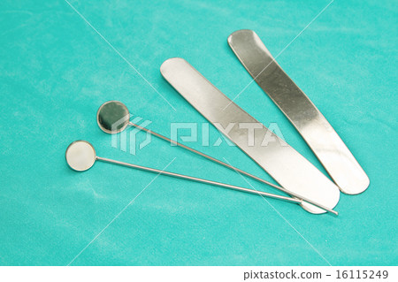 Dental mirror on sterile table ,dental equiment Dental mirror on sterile table ,dental equiment 16115249