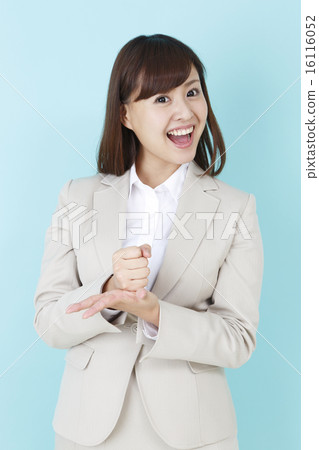 一個女人帶著微笑 16116052