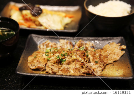 Beef with vegetables teppanyaki Japanese Cooking Beef with vegetables teppanyaki Japanese Cooking 16119331