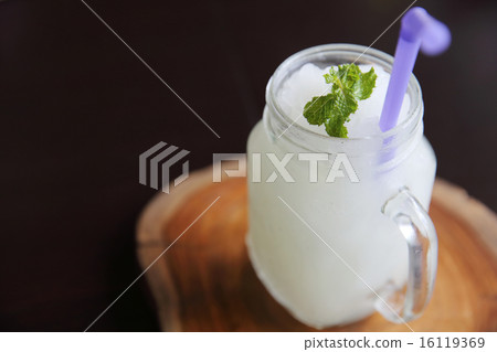 Lemon juice Lemon juice 16119369
