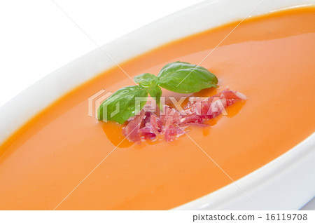 spanish salmorejo cordobes with serrano ham 16119708