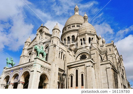 Sacre-Coeur Basilica in Paris, France Sacre-Coeur Basilica in Paris, France 16119780