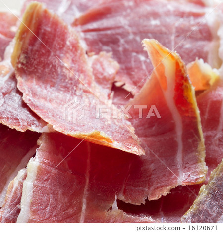 serrano ham tapas 16120671