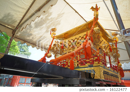 Sumiyoshi Festival Gold shrine for the Shikoku Sumiyoshi Festival Gold shrine for the Shikoku 16122477