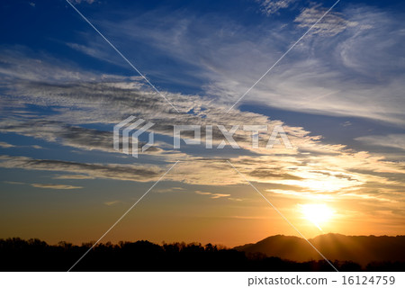 在冬天日落的日落在靜岡Nihondaira 16124759