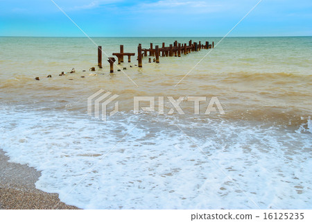 Broken mooring 16125235