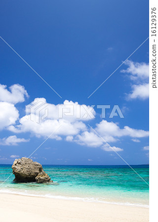 Beach in Okinawa · Comma Island Beach in Okinawa · Comma Island 16129376