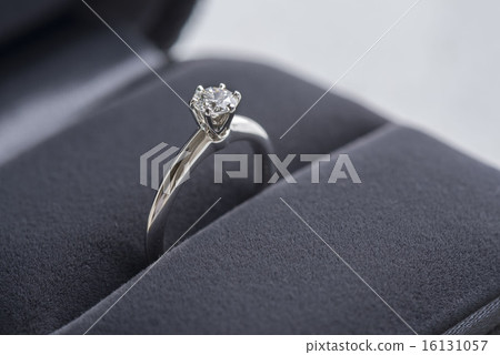 A ring A ring 16131057