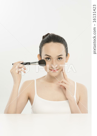 Asian Chinese Beautiful Girl Make up herself Asian Chinese Beautiful Girl Make up herself 16131423