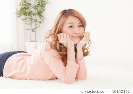 sprawl, lie sprawled, face down 16132562