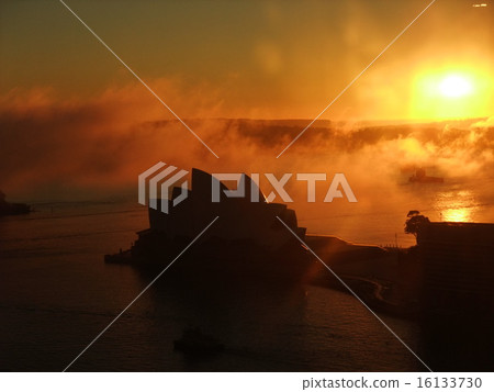 Burning Opera House 16133730