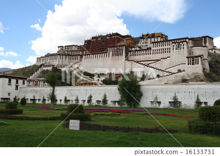 Potala temple in the sky 16133731