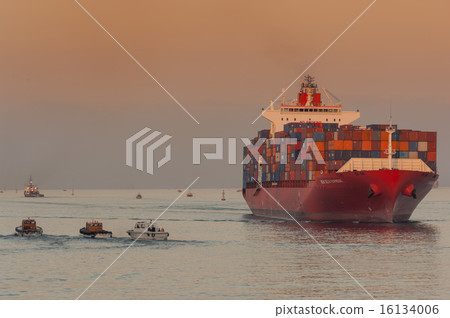 The Container Ship New Delhi Express 16134006