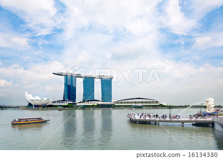 Marlion fountain and  Marina Bay Sands Resort Hote 16134380