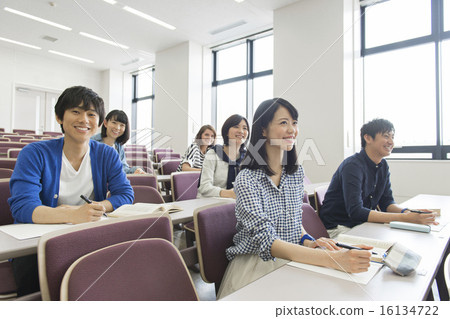 大學生 16134722