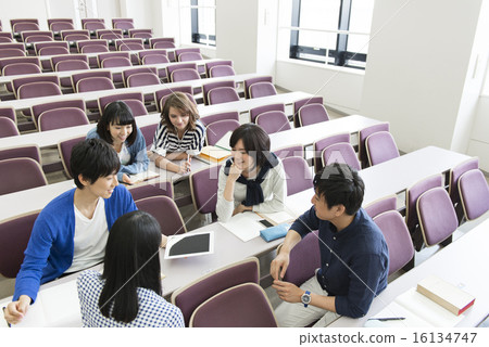 大學生 16134747