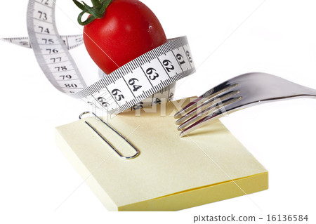 Measuring tape - Notepaper - healthy food and diet 16136584