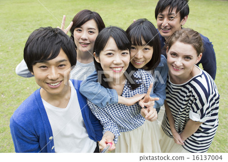 大學生 16137004