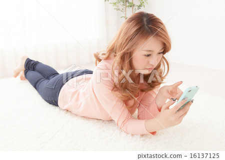sprawl, lie sprawled, smart phone 16137125