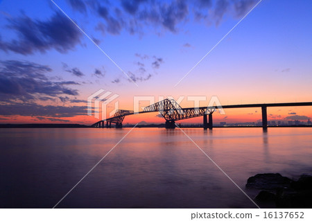 Tokyo Gate Bridge Night view 16137652