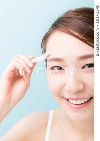 Beauty image eyebrows 16141940