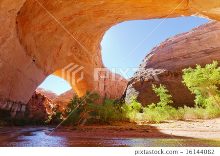 Jacob Hamblin Arch in Coyote Gulch 16144082