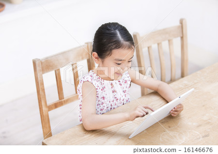 Girls using tablet PC 16146676
