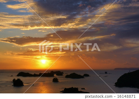 Sunset of Kujuku Island Sunset of Kujuku Island 16148871