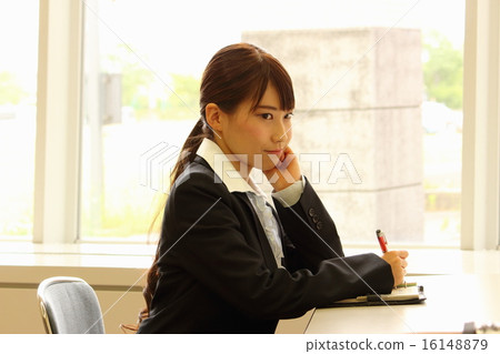 Employee who takes notes Employee who takes notes 16148879