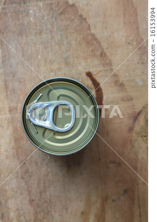 Closeup shot from the pull ring on a beverage can Closeup shot from the pull ring on a beverage can 16153994
