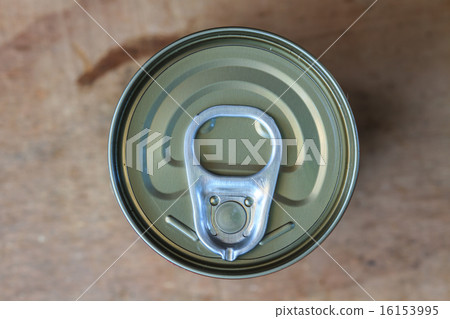 Closeup shot from the pull ring on a beverage can Closeup shot from the pull ring on a beverage can 16153995