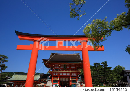 Fushimi-Inari Taisha  16154320