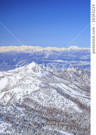 Kagatake從冬天和北阿爾卑斯山的滋賀高原的橫手山觀看 16163224