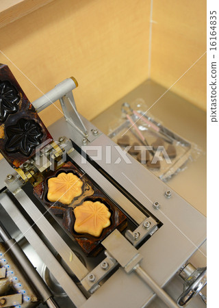 Momiji Manju 16164835