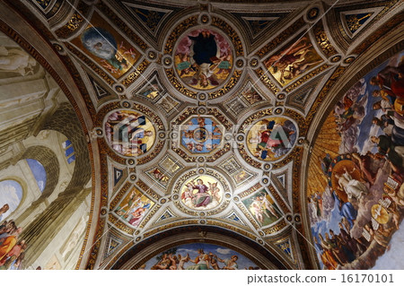 Vatican Art Museum 16170101