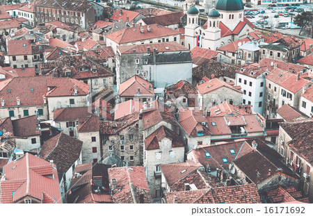 Red tiles roofs of the old center of Kotor 16171692
