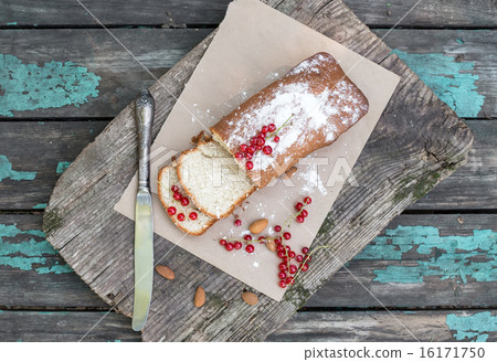 Fruit cake with red currant and almond Fruit cake with red currant and almond 16171750