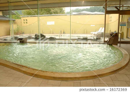 Jacuzzi Bath House 16172369