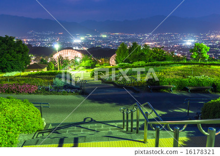 山梨縣，新日本的三個夜景[笛吹川水果公園的夜景] 16178321