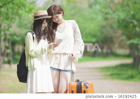 Girls traveling Girls traveling 16192425