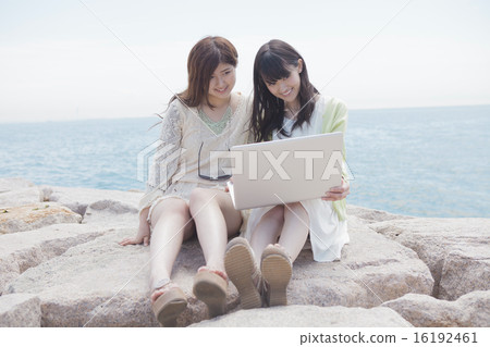 Girls who operate PC Girls who operate PC 16192461