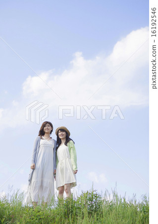 女孩在玩青春 女孩在玩青春 16192546