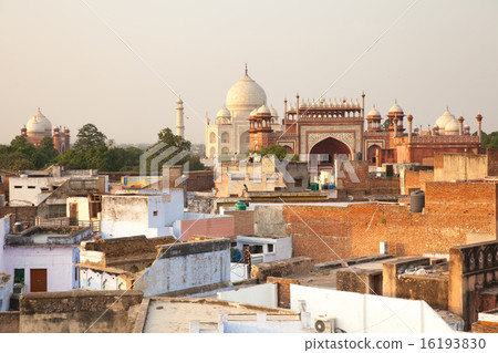 Taj Mahal and Agra from the roof of Taj Ganj  16193830