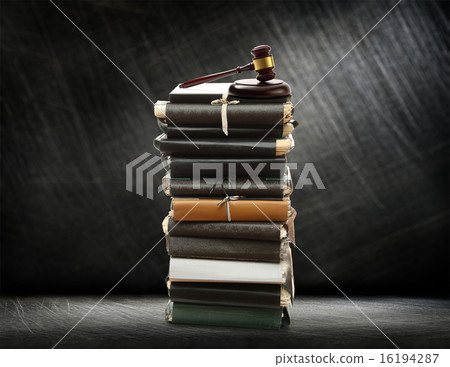 Od paper folders and gavel Od paper folders and gavel 16194287