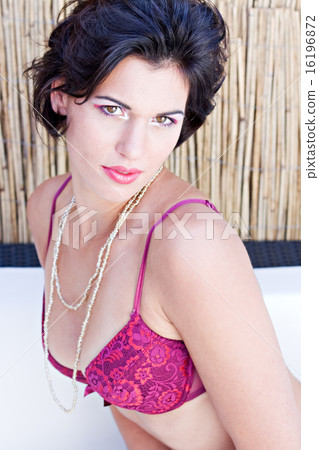 Women in Red 16196872