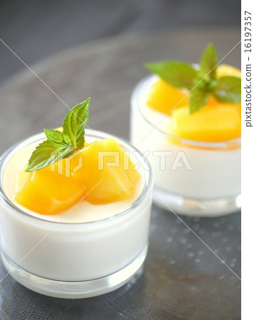 Mango panna cotta black background (vertical position) 16197357