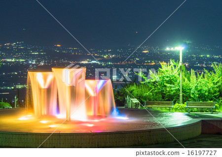 山梨縣，新日本的三個夜景[笛吹川水果公園的夜景] 16197727