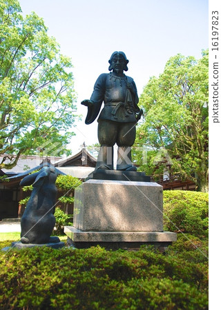 Statues of Okuninushi and rabbits (Izumo Taisha / Izumo City Shimosa Town, Shimane prefecture) 16197823