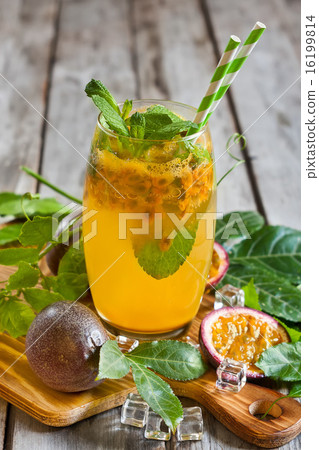Passionfruit lemonade Passionfruit lemonade 16199814