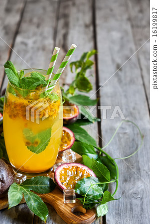 Passionfruit lemonade background Passionfruit lemonade background 16199817